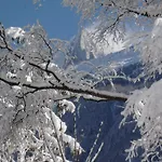 Chalet Altitude 1057